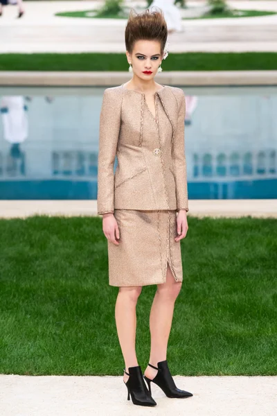 Look 13